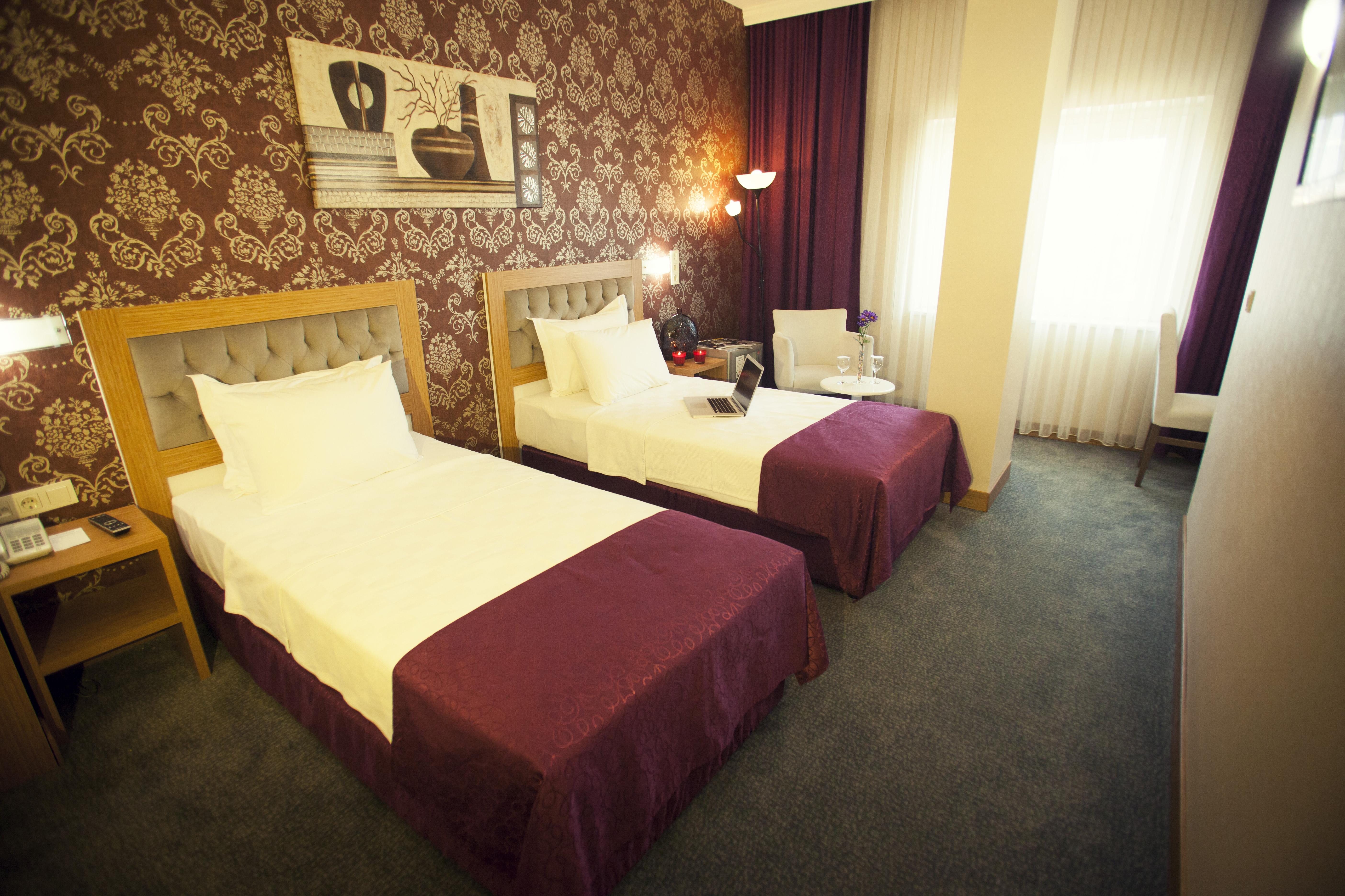 Helikon Business Hotel — Foto’s 2